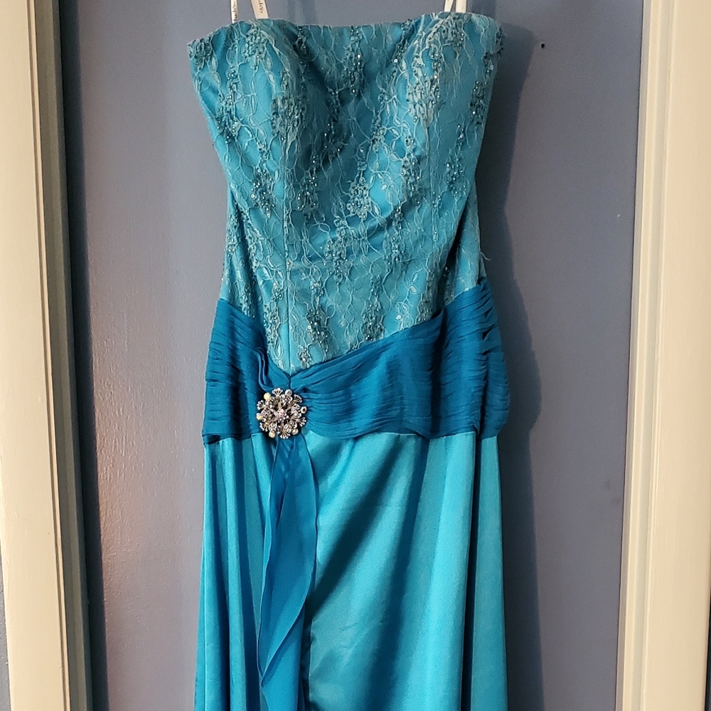 Women's Studio 17 Strapless Formal Gown